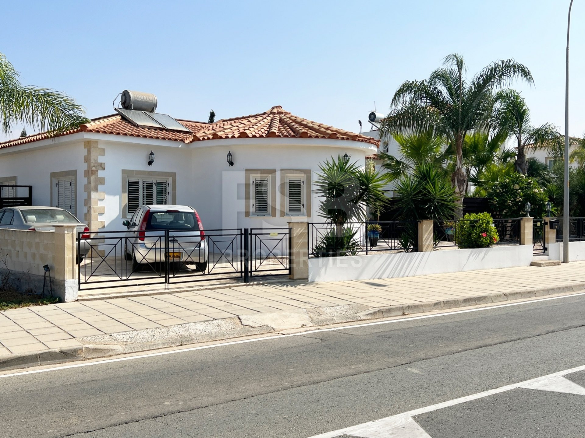 House in Sotira - Image 3