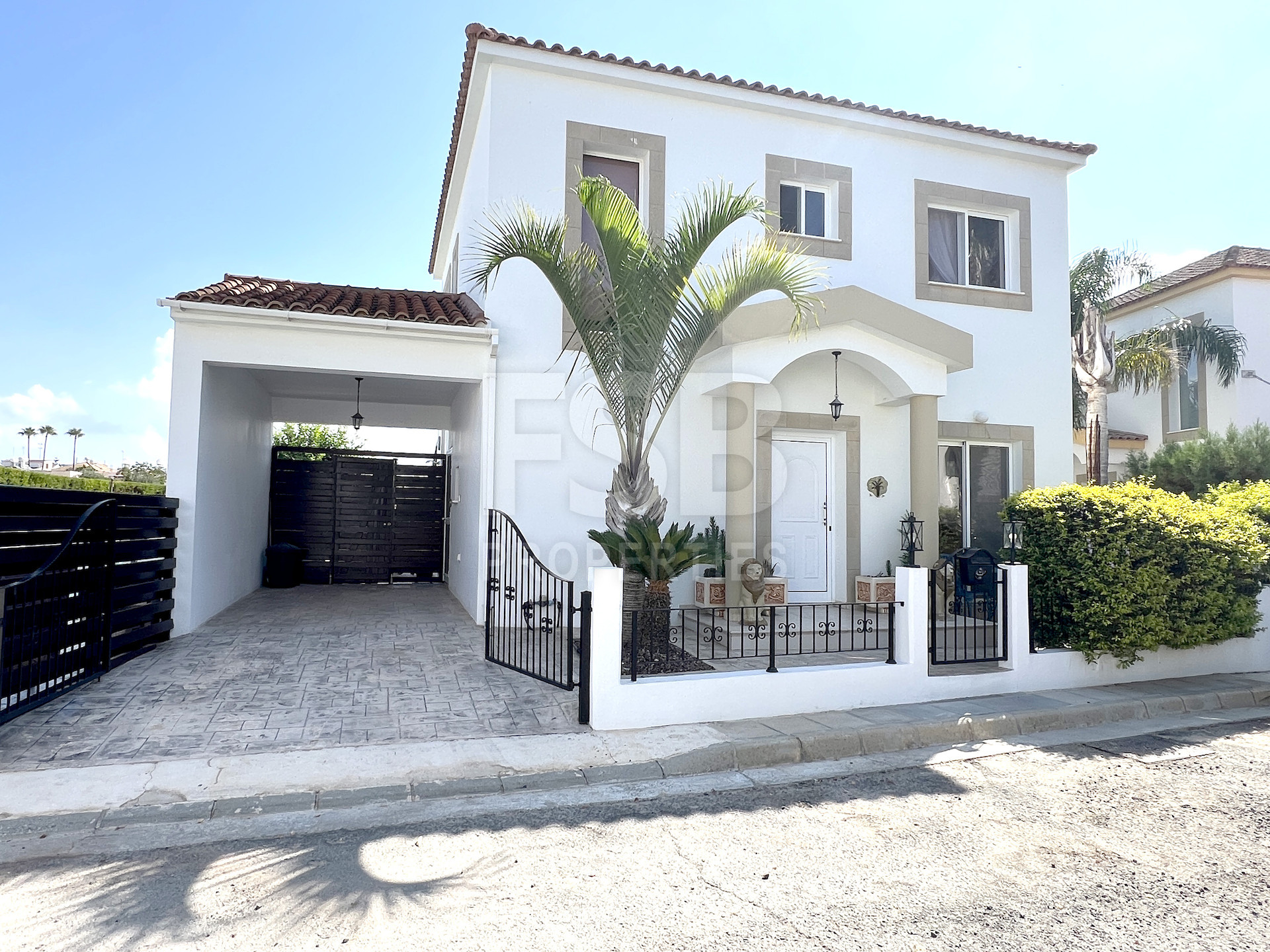House in Frenaros - view 1