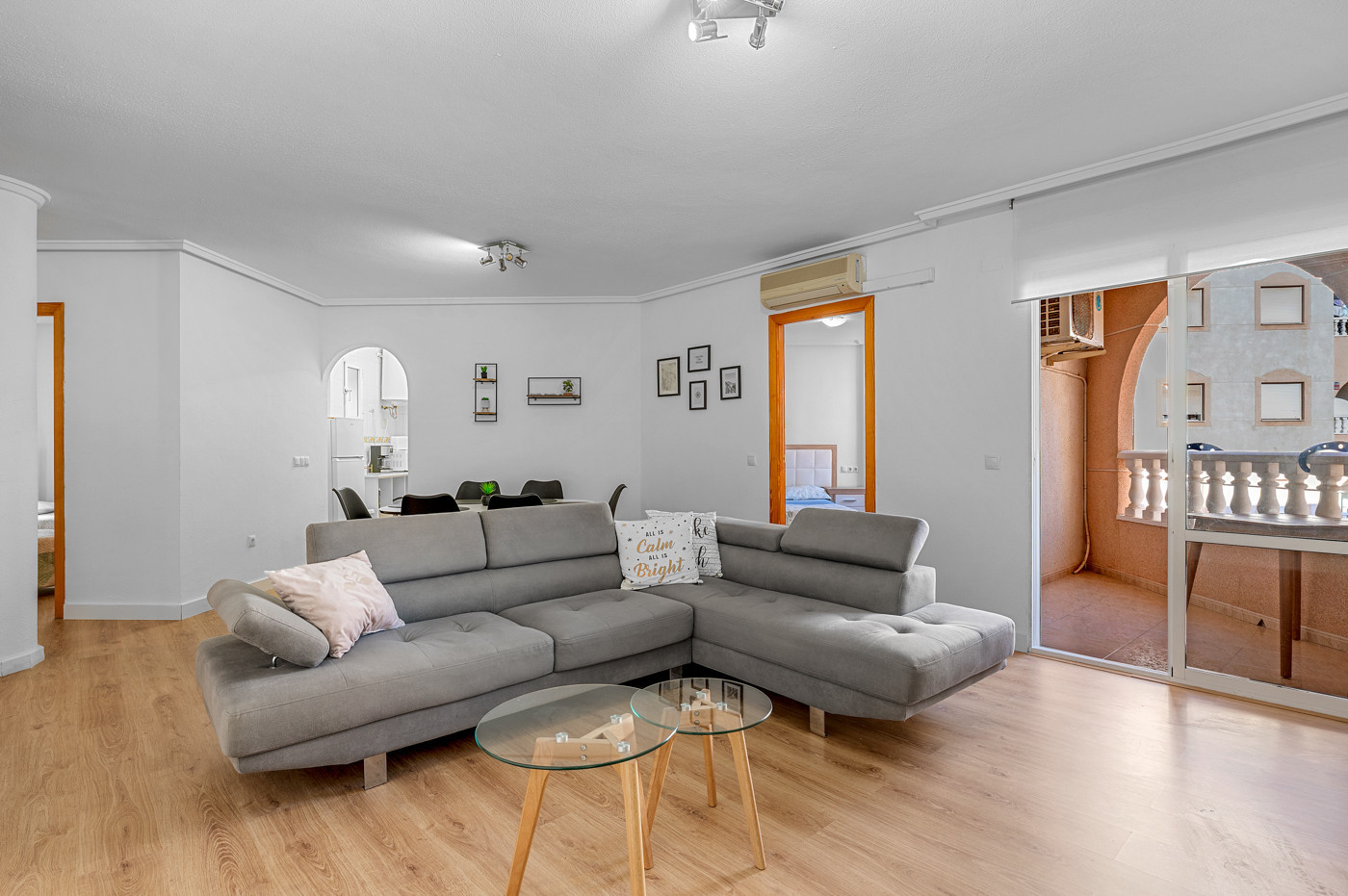 Apartment in Torrevieja - Image 2
