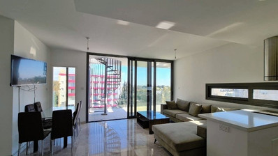 Пентхаус с 3 спальнями в Неаполисе