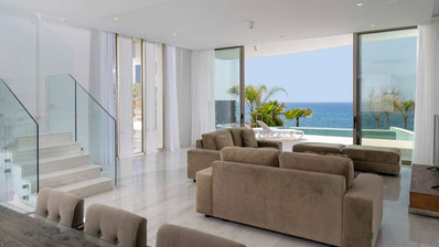 Luxury 5 Bed Villa In Kissonerga