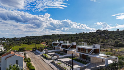 Detached Villa with Private Roof Terrace