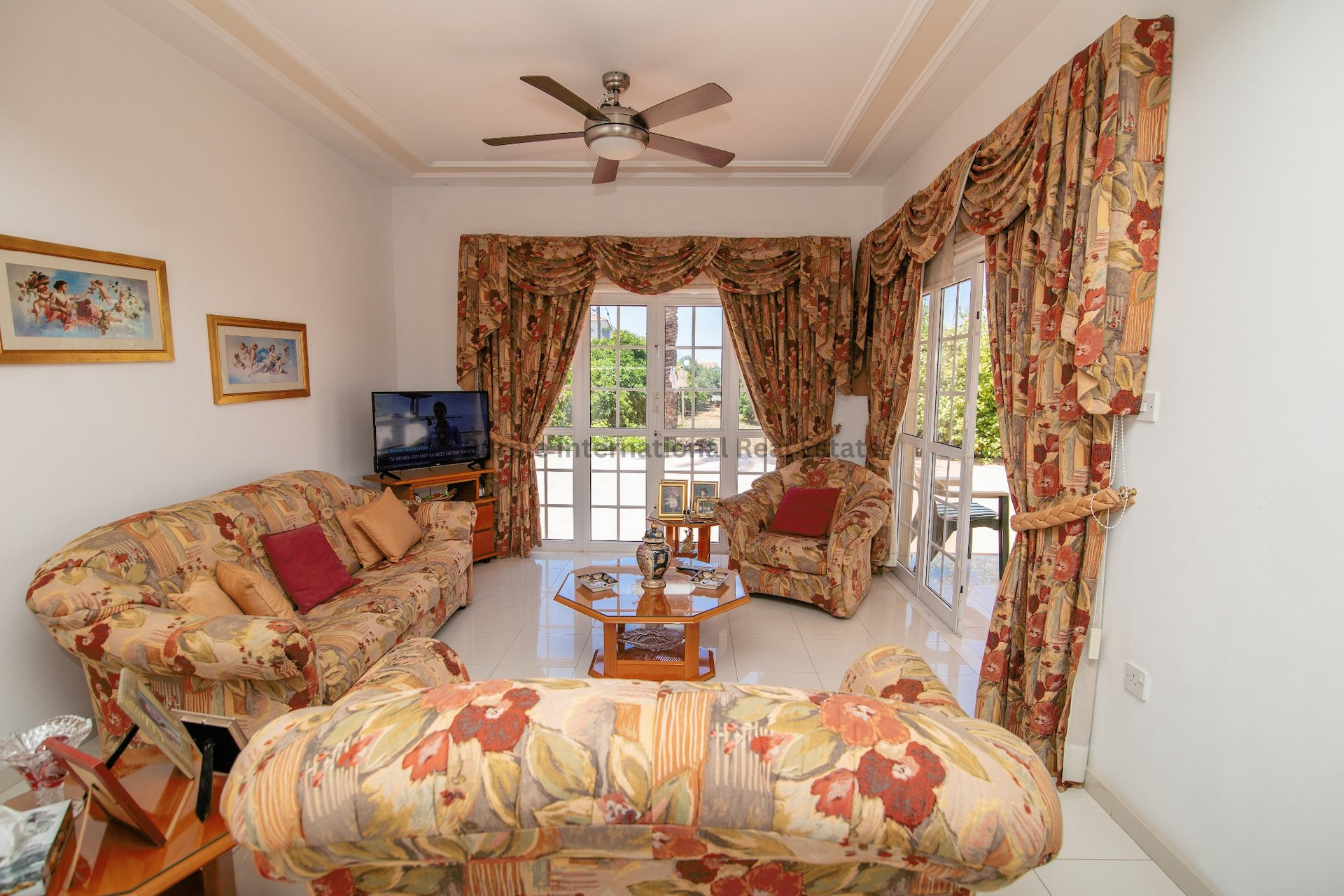 House in Kiti - Image 3
