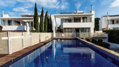 Роскошная вилла с 4 спальнями в Лачи