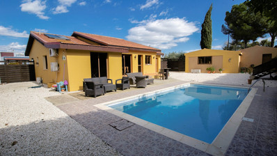 Three Bedroom Detached Bungalow located in Moni