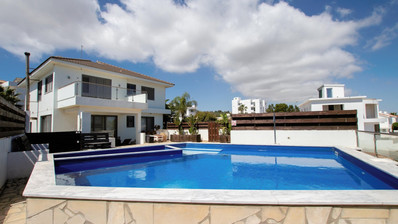 Spacious Villa 4 Bedroom with Sea View in Cape Greko