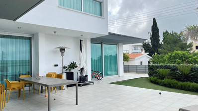 Роскошная вилла с 5 спальнями в Анаваргосе