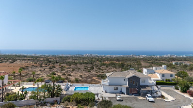 Вилла с 5 спальнями в Паралимни