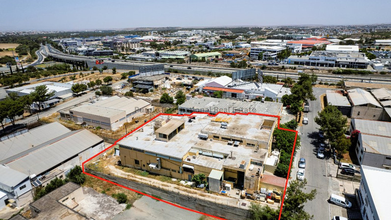 Warehouse 1750 m² for sale in Strovolos, Nicosia, Cyprus