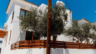 Three Bedroom Villa with Pool in Tremithousa