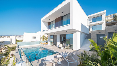 Modern 3 Bed Villa In Chloraka