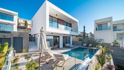 Modern 3 Bed Villa In Chloraka