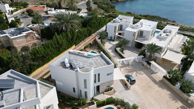 Spacious Coral Bay Villa with Sea View Pool