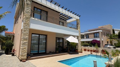 Fully Furnished Villa with Pool and Sea View