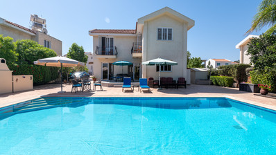 3 Bedroom Villa with Laege Garden in Protaras