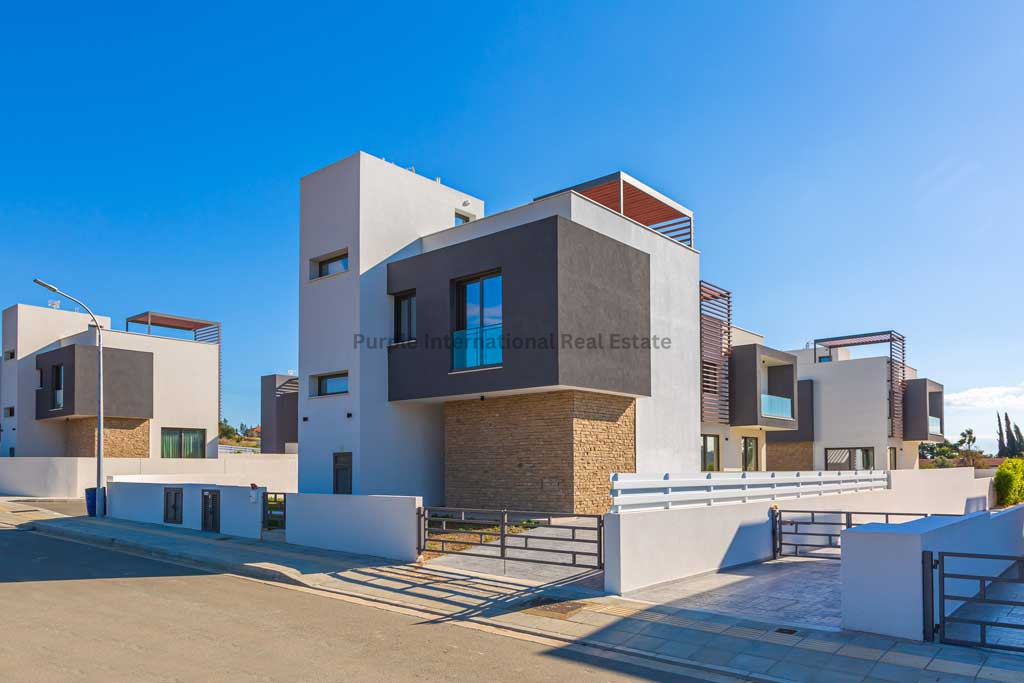 House in Pyrgos - view 1