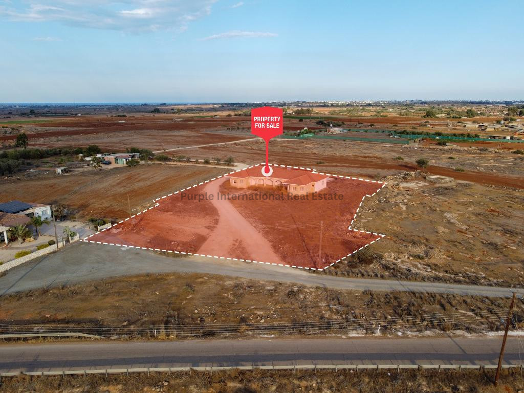 House in Frenaros - view 1