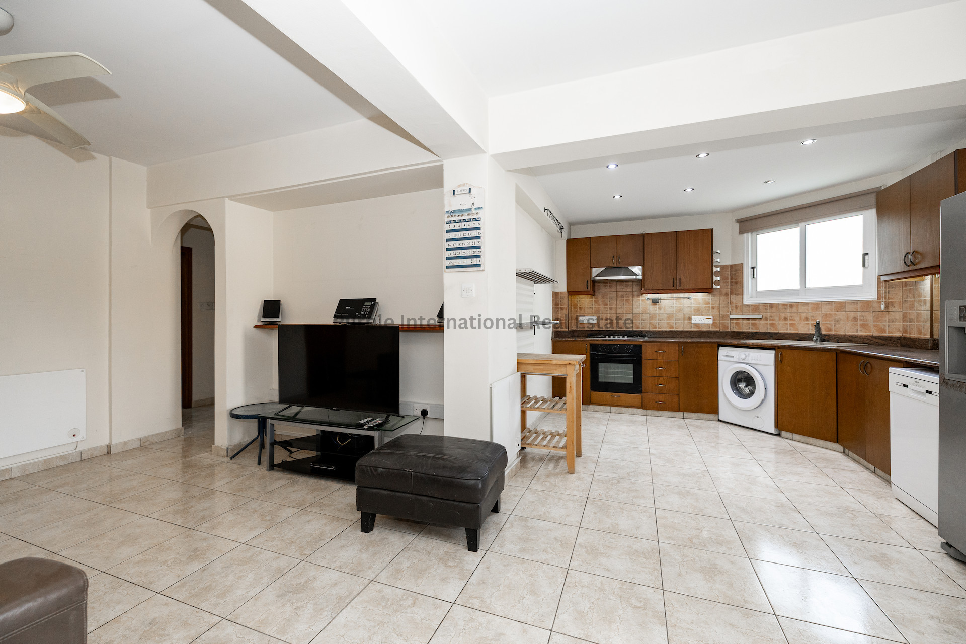 Apartment in Oroklini - Image 5