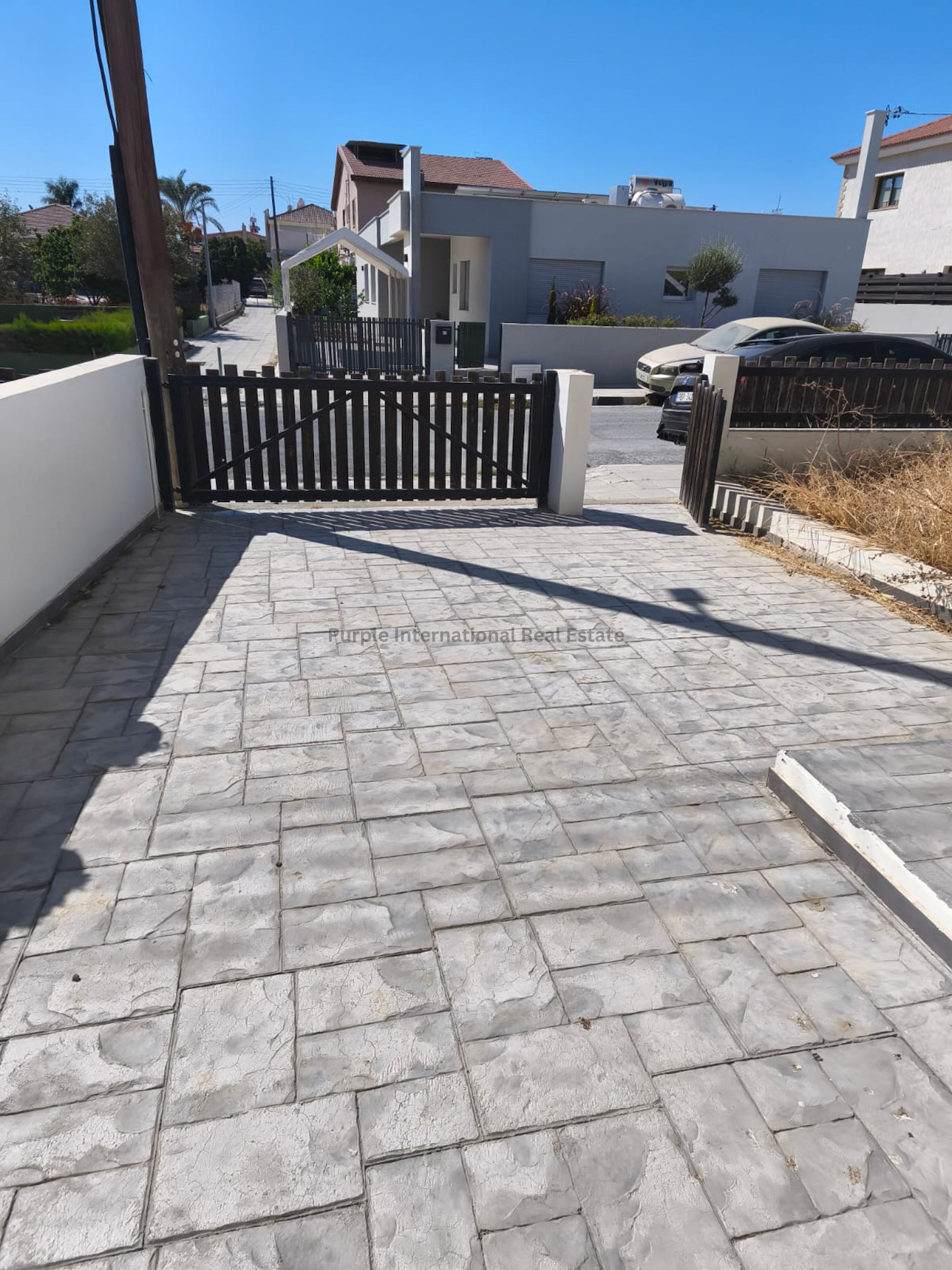 House in Parekklisha - Image 4