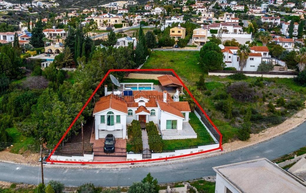 House in Tala - view 1