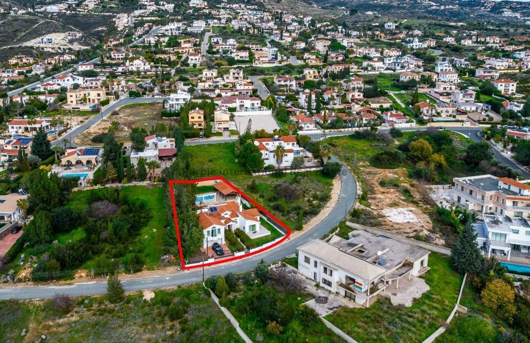 House in Tala - Image 4