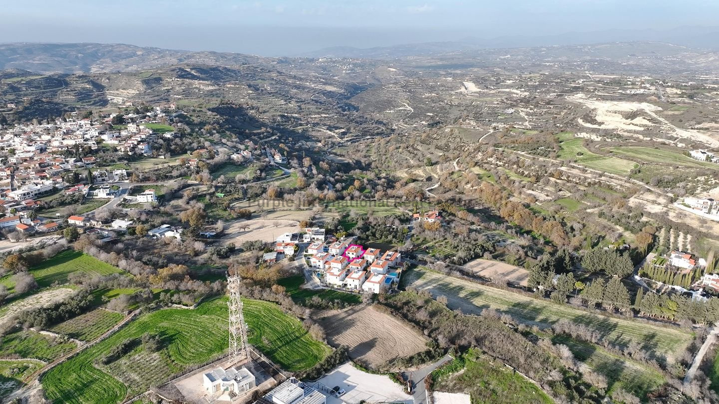 House in Tsada - Image 5