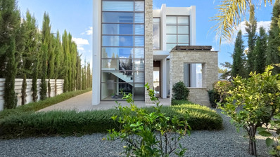 Spacious Sea Caves Villa with Pool and Views