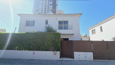 Fully Furnished Villa with Three Bedrooms Germasogeia