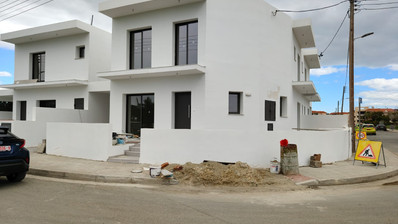 Просторный таунхаус без мебели с тремя спальнями, Кити