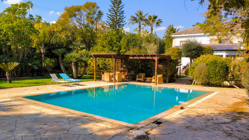 Коммерческая недвижимость 538 м² в аренду в Aradippou, Larnaca, Cyprus