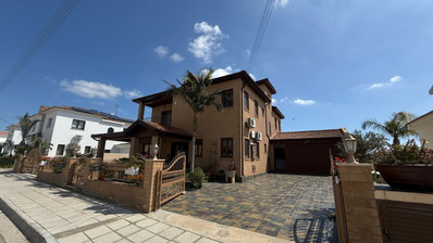 Spacious Alethriko House Five Bedrooms Fully Furnished
