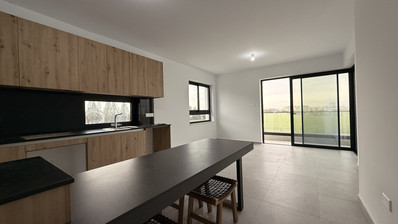 Modern Fully Furnished 2 Bedroom Apartment Mckenzie