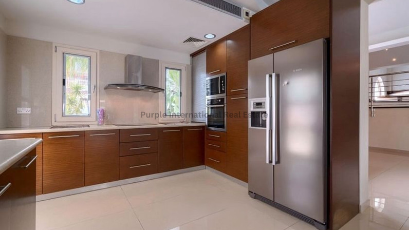 Commercial properties 350 m² for rent in Universal, Paphos, Cyprus