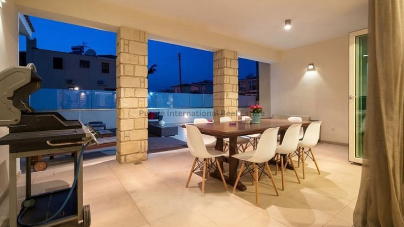 Commercial properties 350 m² for rent in Universal, Paphos, Cyprus