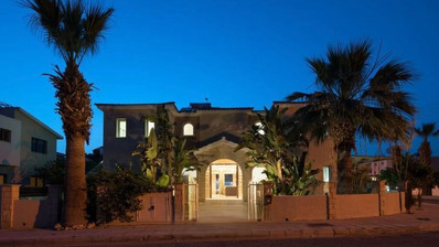 Six Bedroom Detached Villa in Quiet Universal Area