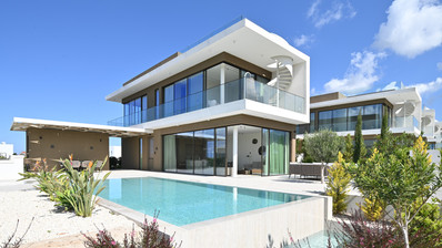 Просторная четырехспальная вилла в солнечном районе Пейя