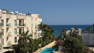 Seafront Furnished Apartment with Pool in Potamos Germasogeia