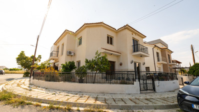 Spacious Furnished Villa in Peaceful Green Krasa