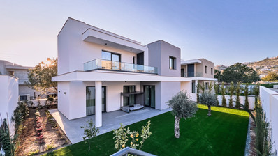 Modern Four Bedroom Villa in Agios Tychonas Area