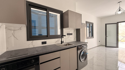Fully Furnished One Bedroom Apartment in Central Droshia