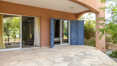 Ground Floor Apartment in Peaceful Mandria with Pool