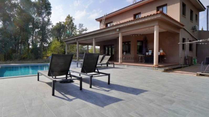 Detached house for sale 390 m² in Mosfiloti, Larnaca, Cyprus