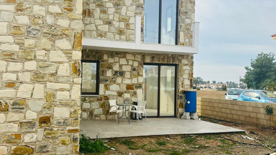 Очаровательное каменное убежище с 3 спальнями на продажу в Пиле