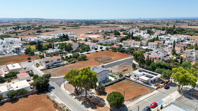 Large Building Plot 550 m2 in Peaceful Frenaros
