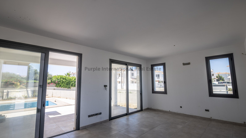 Commercial properties 119 m² for sale in Pervolia, Larnaca, Cyprus