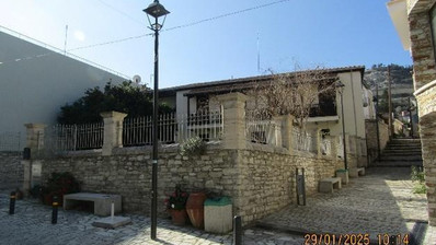 Modern Six Bedroom House in Scenic Pano Lefkara