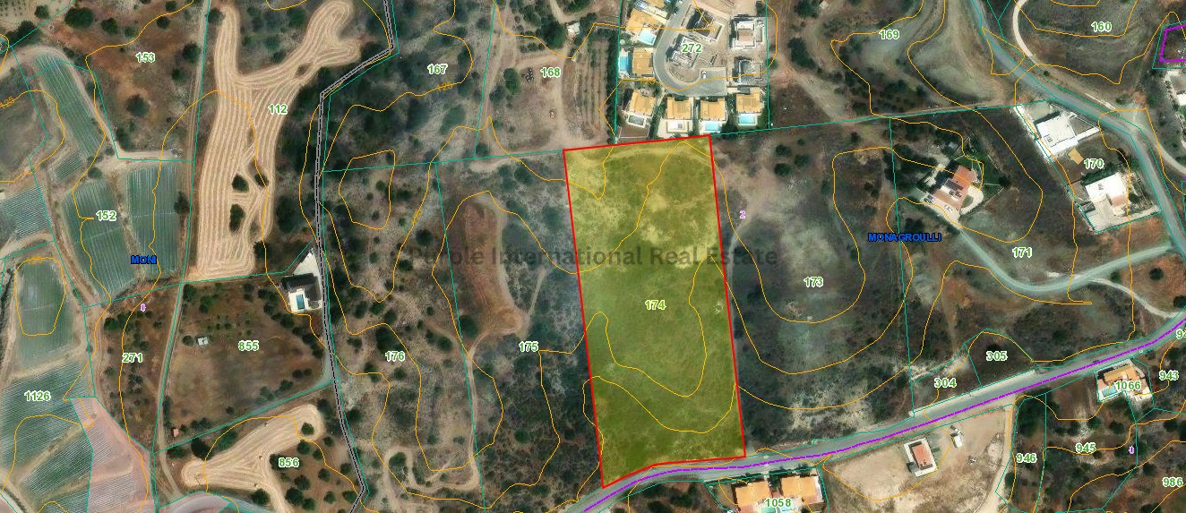 Land in Monagroulli - view 1