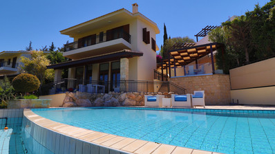 4-Bed Villa with Pool and Sea View in Aphrodite Hills