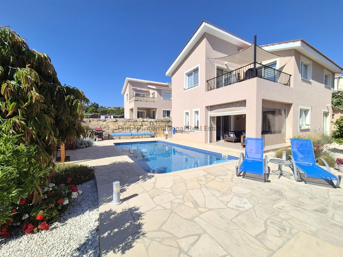 House in Tala - view 1