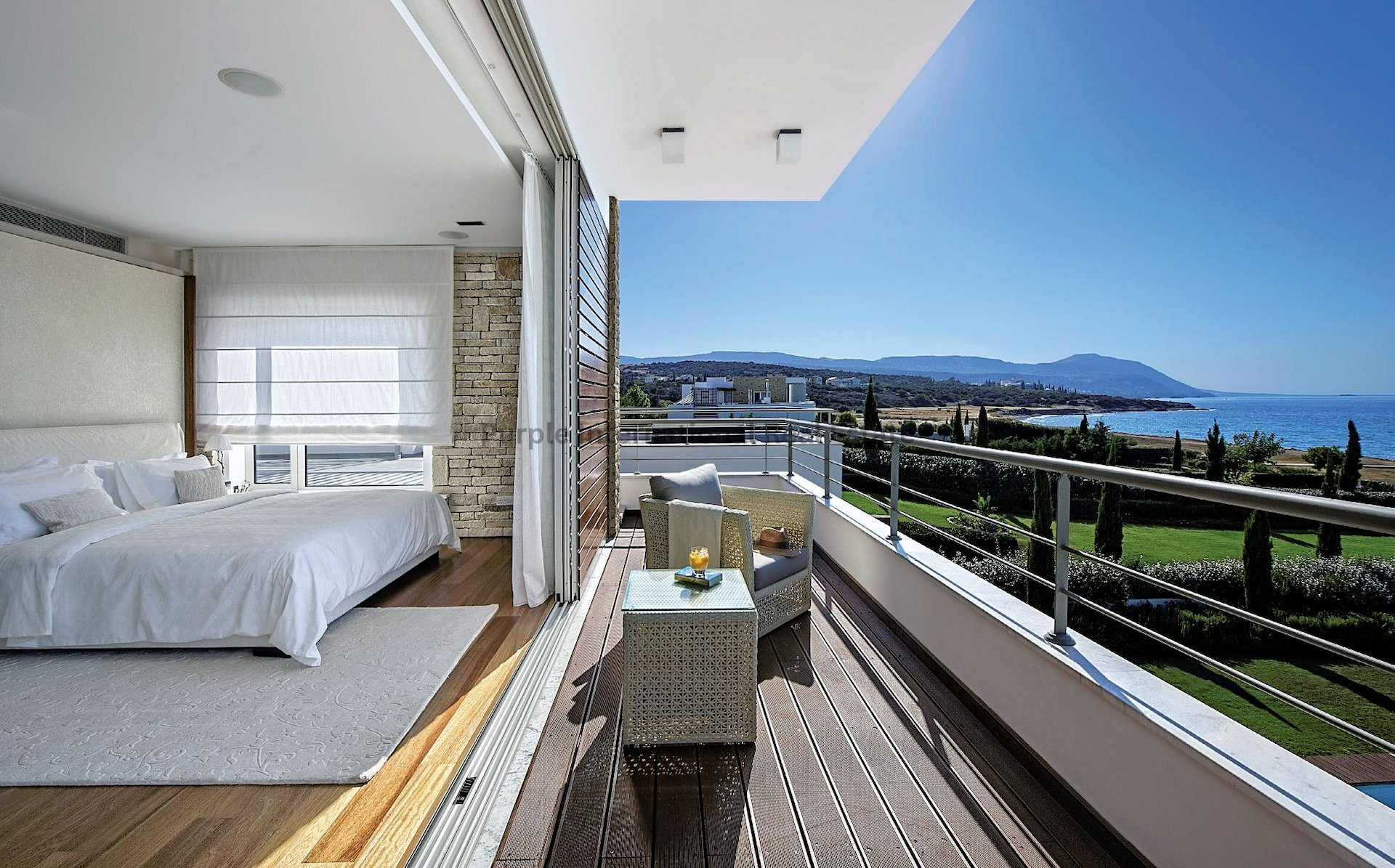 House in Neo Chorio - Image 3